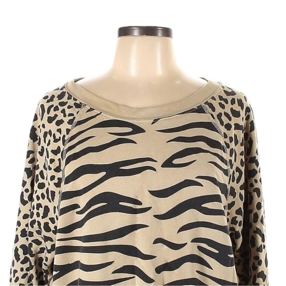 Wildfox L French Terry Oversized Sweatshirt Cozy Comfy Beige Animal Print - Picture 3 of 6